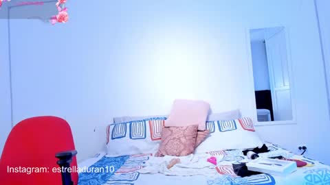 Snapshot of estrella_duran chatting on January 17, 1:57 am Estrellita online show from January 17, 1:57 am