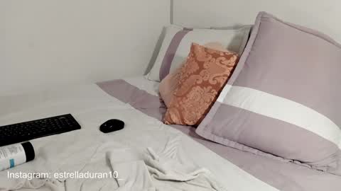 Snapshot of estrella_duran chatting on January 31, 1:43 am Estrellita online show from January 31, 1:43 am