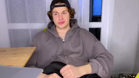 Alex online show from April 28, 6:02 pm