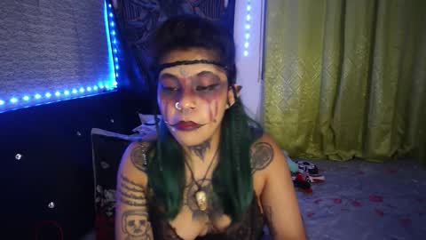 Snapshot of eta_carinae6 chatting on October 28, 1:42 am eta_carinae6 online show from October 28, 1:42 am