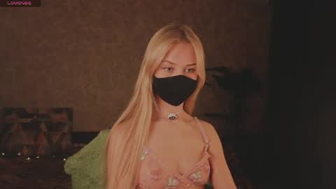 Sophia online show from April 13, 10:37 pm