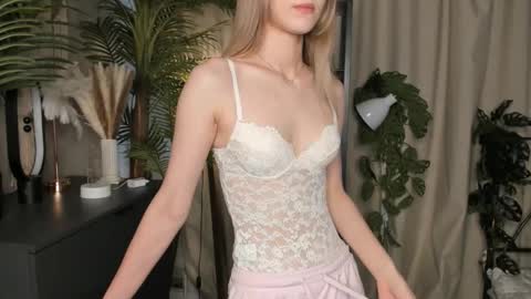 Natalie online show from October 15, 6:02 am