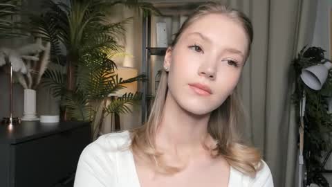 Natalie online show from October 29, 5:42 am