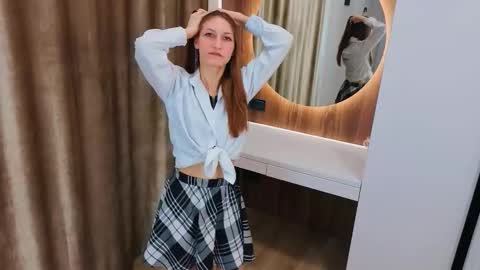 Mary online show from December 2, 4:02 pm