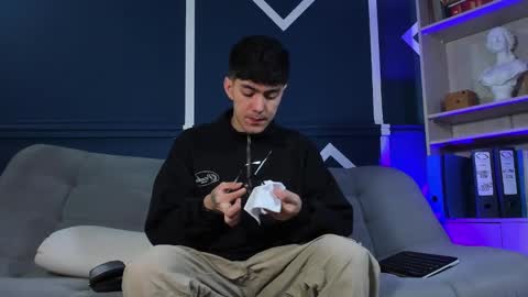 Etham online show from September 11, 12:05 pm