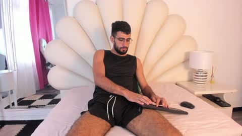 Ethan online show from January 31, 4:48 pm