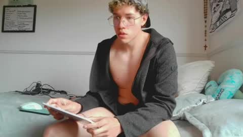 Ethan online show from May 4, 3:52 pm