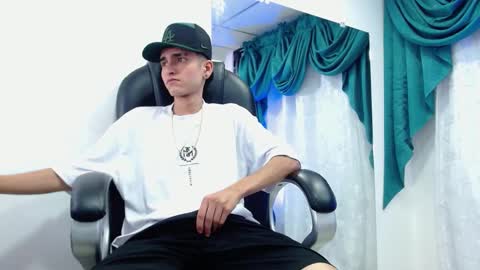 Snapshot of ethan_boy_ chatting on December 7, 9:00 pm Ethan online show from December 7, 9:00 pm