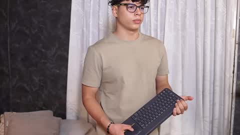 ethan_occonor online show from October 17, 12:47 am