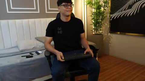 ethan_occonor online show from November 6, 8:15 am