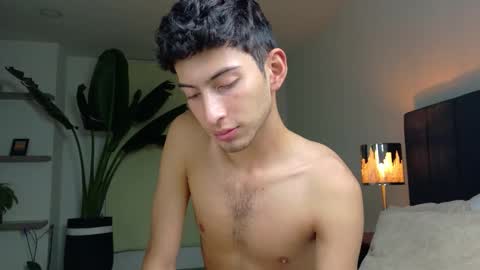 Snapshot of ethan_skiny_ chatting on November 13, 5:06 am Joan online show from November 13, 5:06 am