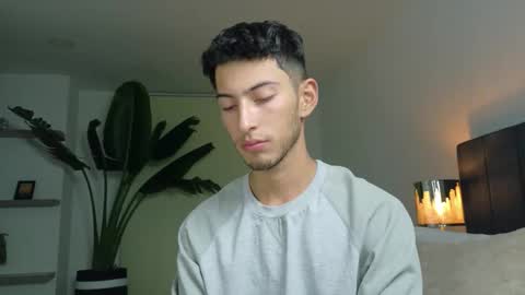 Snapshot of ethan_skiny_ chatting on December 5, 5:27 am Joan online show from December 5, 5:27 am