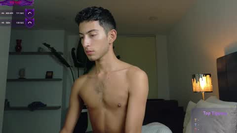 Snapshot of ethan_skiny_ chatting on December 15, 7:45 am Joan online show from December 15, 7:45 am