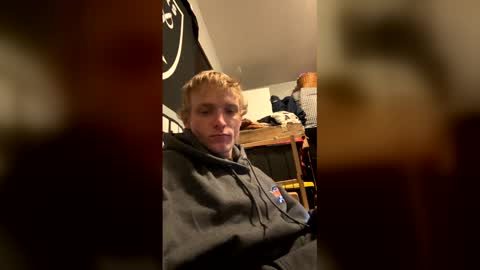 ethanbmx2001 online show from April 27, 10:35 am