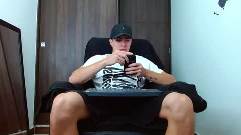 ethangreey1 online show from February 5, 3:09 pm