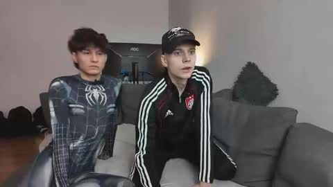 Hugo and Ethan online show from February 13, 3:46 am