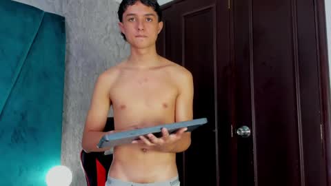 Snapshot of ethanlowell chatting on January 24, 11:45 pm ethanlowell online show from January 24, 11:45 pm