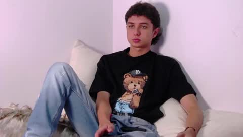 Snapshot of ethanlowell chatting on February 13, 8:03 pm ethanlowell online show from February 13, 8:03 pm