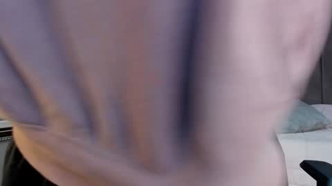 Snapshot of ethanlowell chatting on September 16, 4:46 am ethanlowell online show from September 16, 4:46 am