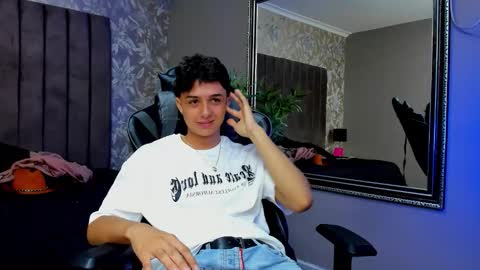 Snapshot of ethanlowell chatting on October 13, 5:51 am ethanlowell online show from October 13, 5:51 am