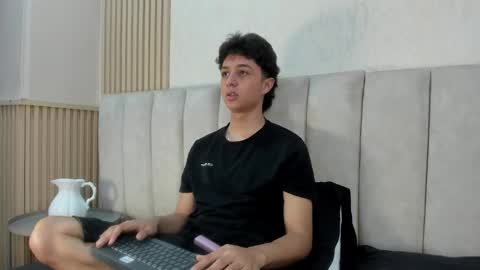 Snapshot of ethanlowell chatting on November 26, 4:46 am ethanlowell online show from November 26, 4:46 am