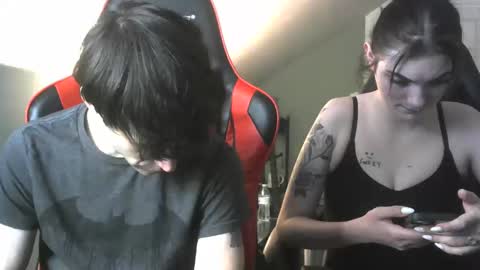 Snapshot of ethanvsvioletxxx chatting on December 17, 11:11 pm ethanvsvioletxxx online show from December 17, 11:11 pm