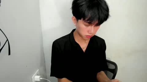 Snapshot of ethereal_ethan chatting on February 18, 9:10 am Ethan online show from February 18, 9:10 am