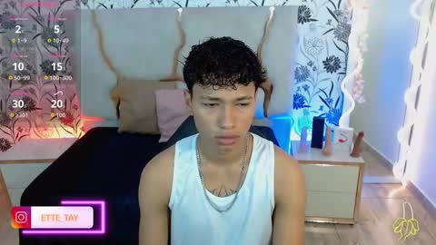 Snapshot of ette_tay chatting on October 31, 3:29 am ette online show from October 31, 3:29 am