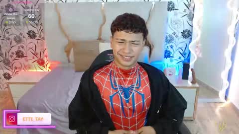 Snapshot of ette_tay chatting on November 6, 3:29 am ette online show from November 6, 3:29 am