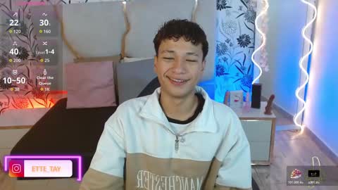 Snapshot of ette_tay chatting on November 10, 3:05 am ette online show from November 10, 3:05 am