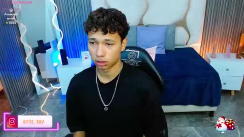 Snapshot of ette_tay chatting on November 24, 4:34 am ette online show from November 24, 4:34 am