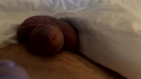 Snapshot of etudgjcbm2424 chatting on October 14, 9:10 am Imyours online show from October 14, 9:10 am