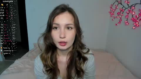 Veronica Tiia Lilith left to right online show from April 16, 9:39 pm