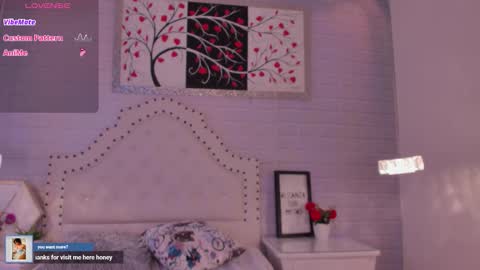 Snapshot of eureekaa chatting on October 15, 5:07 am Eurekaa online show from October 15, 5:07 am