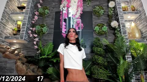 Snapshot of eva_coluccy chatting on December 18, 12:10 am EVA COLUCCY online show from December 18, 12:10 am