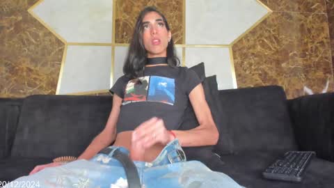 Snapshot of eva_coluccy chatting on December 21, 12:20 am EVA COLUCCY online show from December 21, 12:20 am