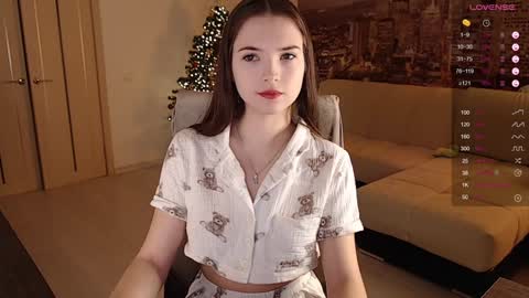 Snapshot of eva_davie chatting on December 16, 1:00 pm Eva online show from December 16, 1:00 pm