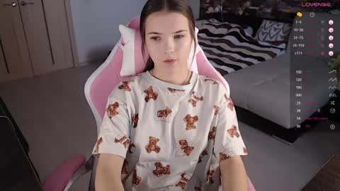 Snapshot of eva_davie chatting on February 11, 10:48 am Eva online show from February 11, 10:48 am