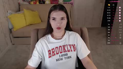 Snapshot of eva_davie chatting on October 12, 3:00 pm Eva online show from October 12, 3:00 pm