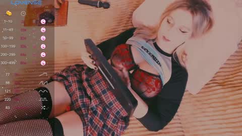 Snapshot of eva_gloss chatting on December 10, 2:59 am Eva online show from December 10, 2:59 am