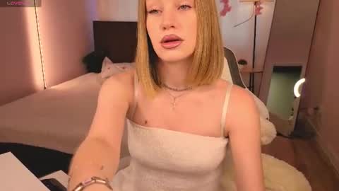 Snapshot of eva_hamilton chatting on July 21, 12:57 am eva hamilton online show from July 21, 12:57 am