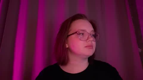 Snapshot of eva_kittenn chatting on December 3, 5:11 pm eva_kittenn online show from December 3, 5:11 pm