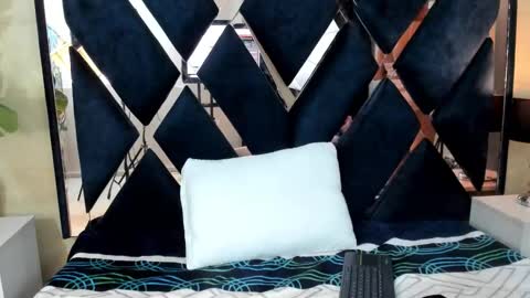 Snapshot of eva_loretti chatting on November 13, 2:54 am online show from November 13, 2:54 am