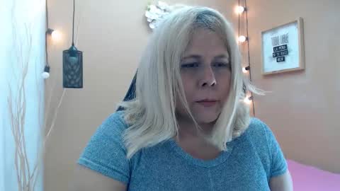 Snapshot of eva_love49 chatting on November 12, 12:16 pm eva_love49 online show from November 12, 12:16 pm