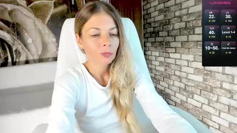 Snapshot of eva_melow chatting on September 16, 3:13 pm Eva online show from September 16, 3:13 pm