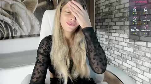 Snapshot of eva_melow chatting on September 29, 3:39 pm Eva online show from September 29, 3:39 pm