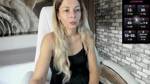 Snapshot of eva_melow chatting on October 5, 2:59 pm Eva online show from October 5, 2:59 pm