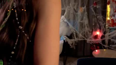 Snapshot of eva_natsumi chatting on October 31, 6:09 pm Eva online show from October 31, 6:09 pm