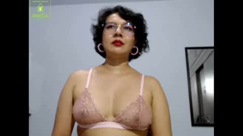 Eva online show from December 9, 7:07 pm