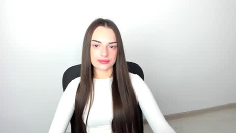 Snapshot of eva_rossee_ chatting on December 7, 12:45 pm Eva online show from December 7, 12:45 pm